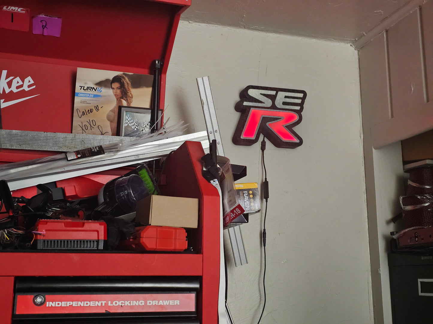 "SER" light box wall hanger